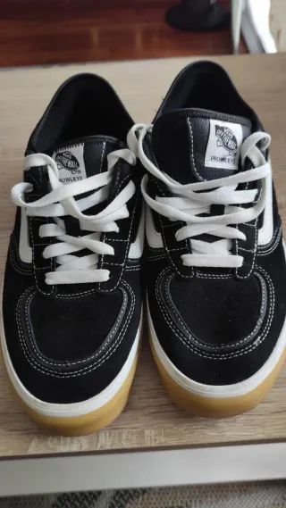 Zapatillas Vans Rowley Negras y Beige