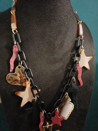 Collana con ciondoli croci e cuori