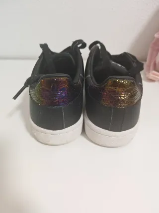 Deportivas Adidas Negras y Multicolor