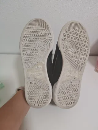 Deportivas Adidas Negras y Multicolor