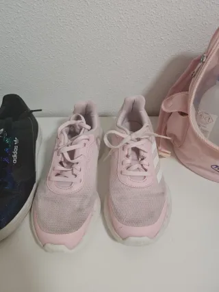 Deportivas Adidas Negras y Multicolor