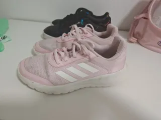 Deportivas Adidas Negras y Multicolor