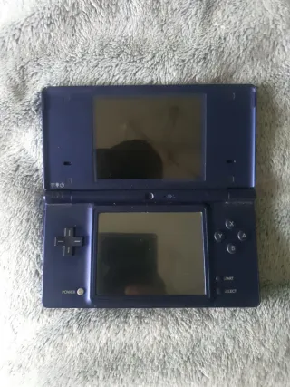 Nintendo DSi Azul Marino sin cargador