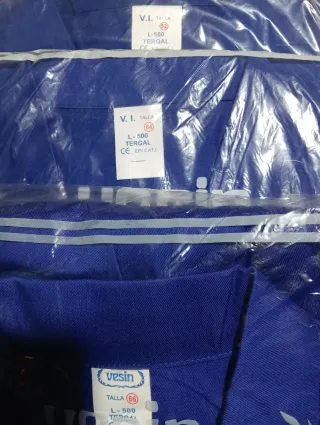 Mono de trabajo azul