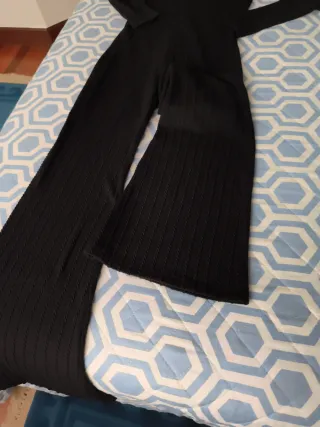 Buzo de vestir negro