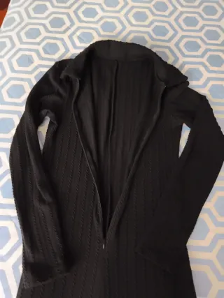 Buzo de vestir negro