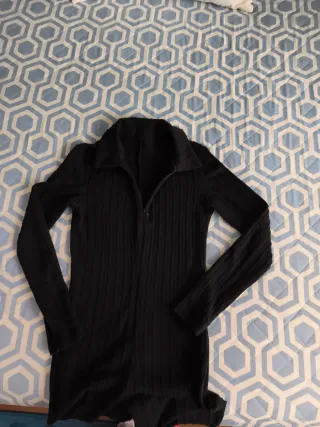 Buzo de vestir negro