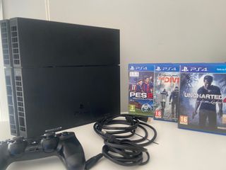 PS4 (PlayStation 4) Negra + 3 Juegos