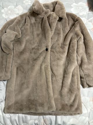 Cappotto in pelliccia beige da donna