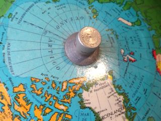 Globo terráqueo vintage con soporte