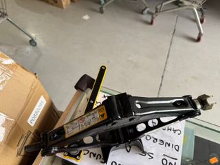 Gato Tijera Portátil 1.5T con Manivela