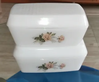 Mantequillera con tapa. Arcopal Rosas