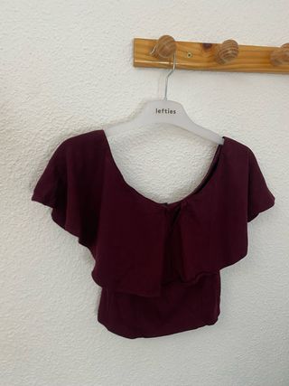 Top burdeos Bershka S. Con pequeña imperfección.