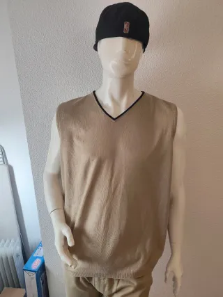 Chaleco de punto con cuello pico