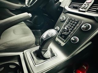 Volvo V40 VOLVO V40 2.0 D2