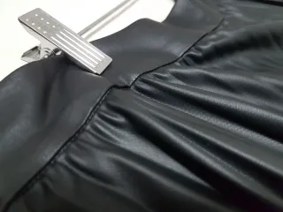 Falda plisada Zara efecto cuero  talla S nueva