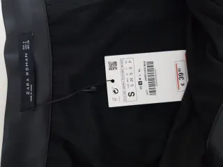 Falda plisada Zara efecto cuero  talla S nueva