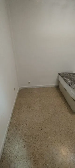 Alquiler de habitación para parejas en fondo.