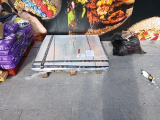 Puerta de acceso metálica para suelo