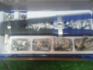 Ricettatrice per connettori