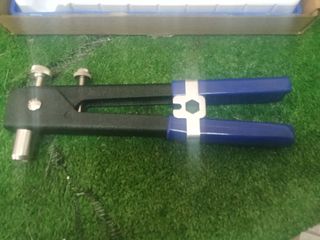 Ricettatrice per connettori