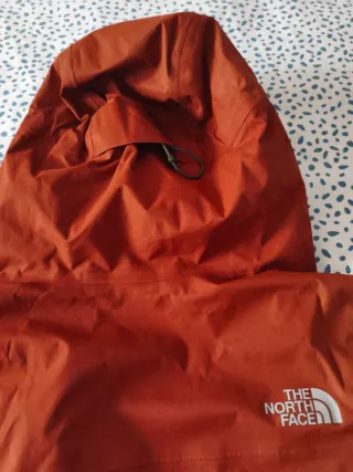 Cortavientos The North Face Naranja y Negro