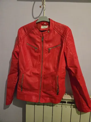 Chaqueta polipiel roja