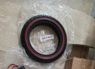 Ruota piena antiforatura  monopattino 8.5 pollici