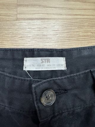 Pantalón cargo negro Stradivarius