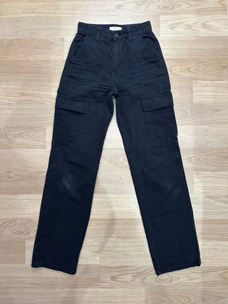 Pantalón cargo negro Stradivarius