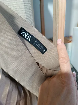 Falda dorada Zara plisada