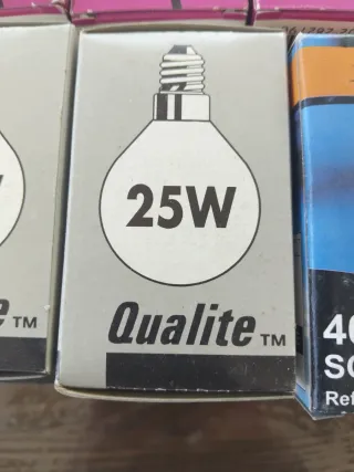 Lote de bombillas variadas, Sylvania, GE y Soltek