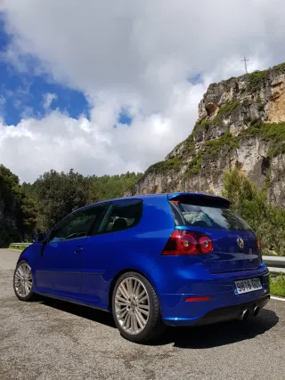Volkswagen Golf V R32