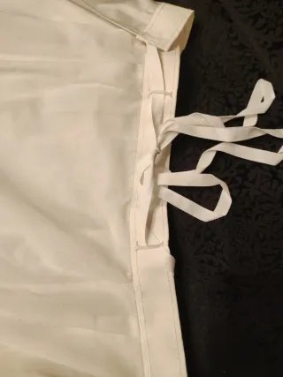 Enagua blanca con puntilla grande