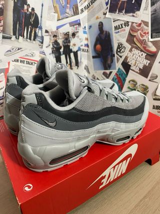 Nike Air Max 95 Gris - Varias Tallas Disponible