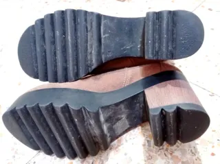 Botines Chelsea ante tacón grueso