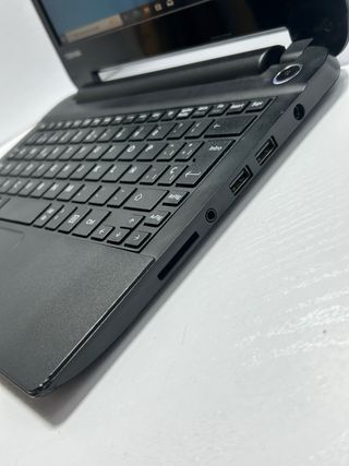 Toshiba Satellite Pro NB10 Celeron / 4Gb / 120Gb