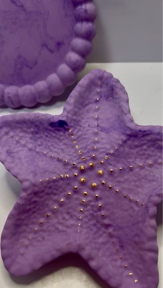 Platito joyero llaves morado y dorado