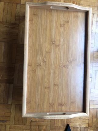 Mesa auxiliar plegable de bambú