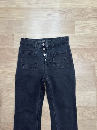 Pantalón campana Zara negro