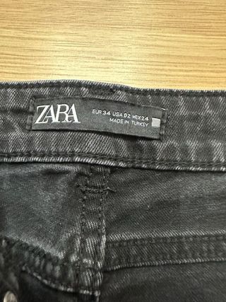 Pantalón campana Zara negro