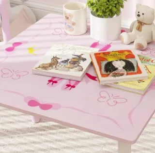 Mesa y 2 sillas infantiles