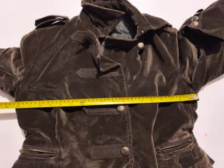 Cazadora marrón de terciopelo