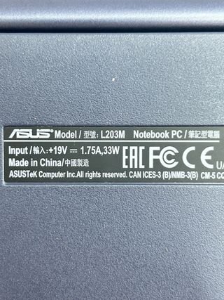 Asus VivoBook 12 Celeron / 4GB / 64GB SSD