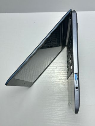 Asus VivoBook 12 Celeron / 4GB / 64GB SSD