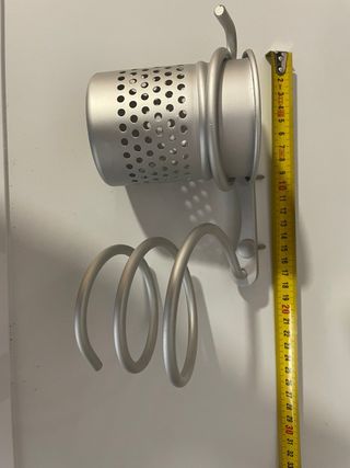 Cesta esquinera metálica para baño