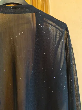 Chaqueta corta negra con brillos