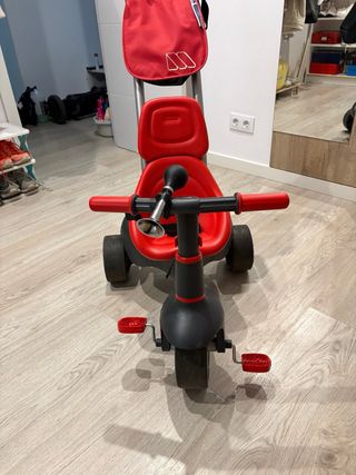 Triciclo infantil rojo y negro