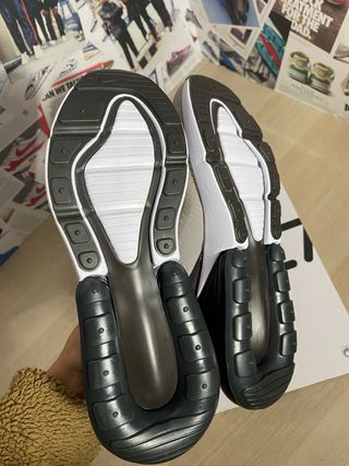Nike Air Max 270 Gris Blanco - varias tallas