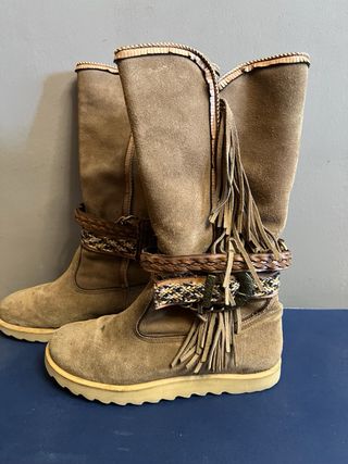 Botas Nemoníc ante beige flecos
